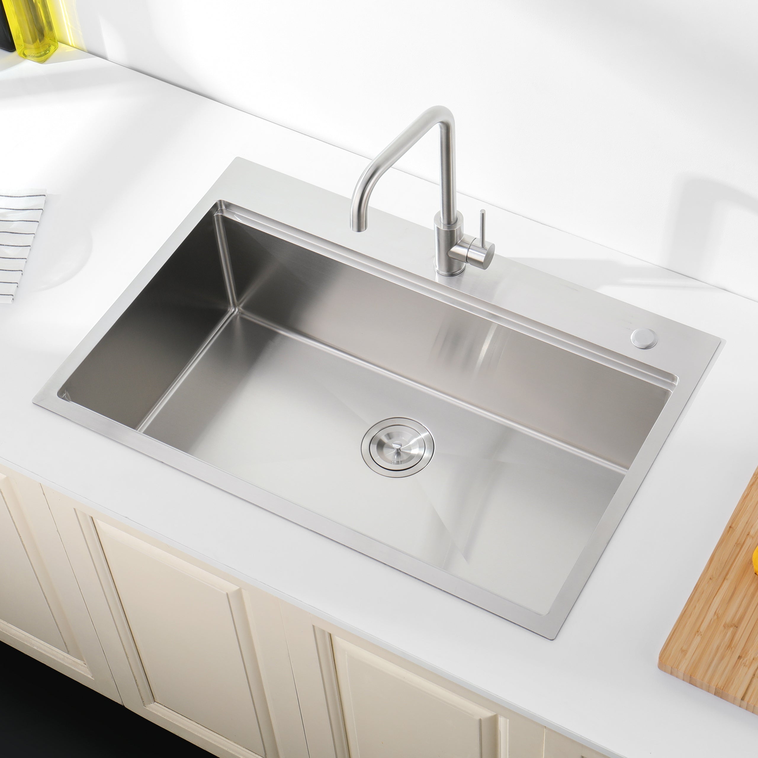 30″ x 22″ Overmount Stainless Steel Kitchen Sink, Single Bowl Workstation Sink in Brushed Finish with Cutting Board & Colander