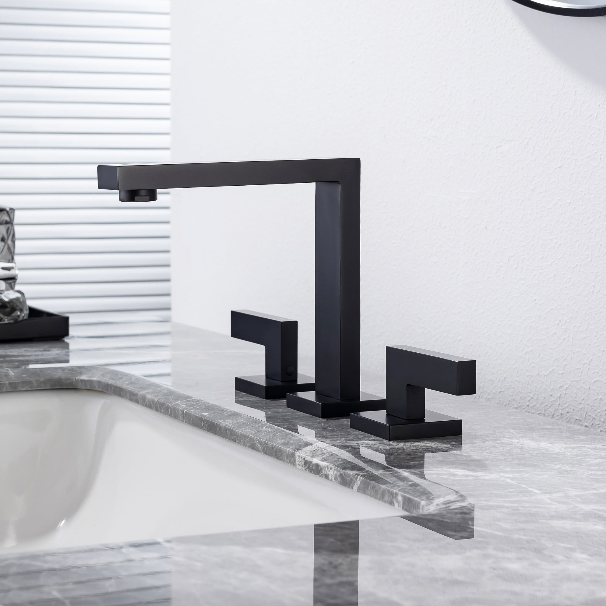 2-Handle Widespread Bathroom Faucet with Drain Assembly (S83006)
